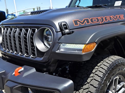New 2025 Jeep Gladiator Mojave image 8