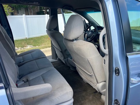 Used 2012 Honda Odyssey EX image 35