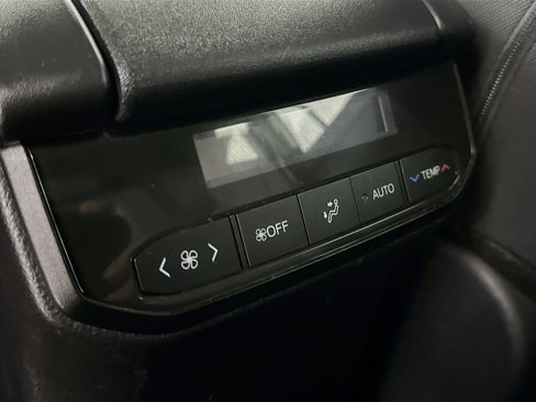 Used 2024 Toyota Highlander LE image 27