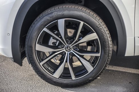 New 2025 Volkswagen Atlas SEL Premium R-Line image 4