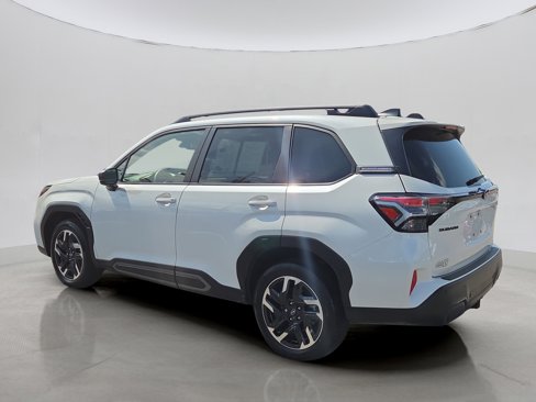 Certified 2025 Subaru Forester Limited image 33
