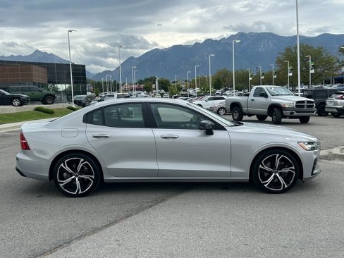 Used 2024 Volvo S60 B5 Plus image 2