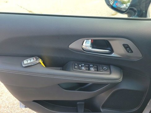 New 2026 Chrysler Pacifica Select image 14
