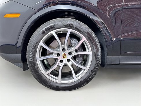 Used 2024 Porsche Cayenne image 24