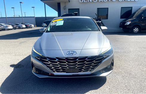 Used 2021 Hyundai Elantra SEL w/ Convenience + Premium Package image 3