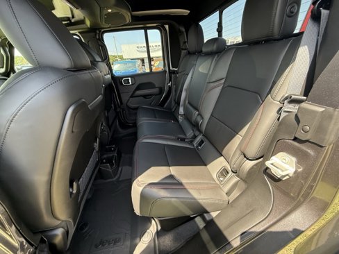 New 2025 Jeep Gladiator Rubicon image 10