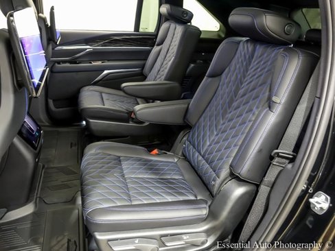 New 2026 Cadillac Escalade IQ Luxury 1 w/ LPO, Radiant Package image 9