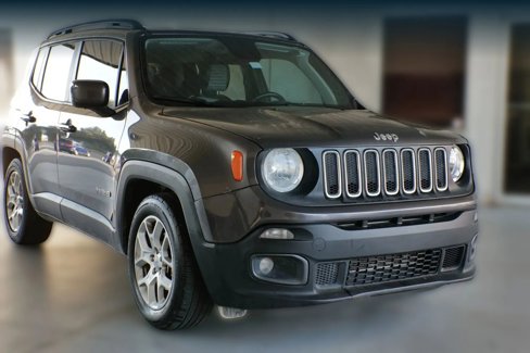 Used 2018 Jeep Renegade Latitude image 1