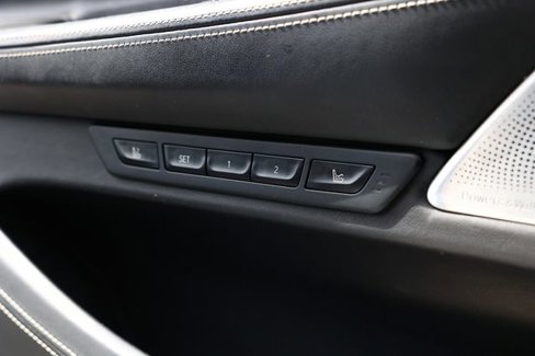 Used 2019 BMW M760i xDrive image 63