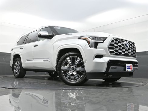 Used 2024 Toyota Sequoia Capstone image 30