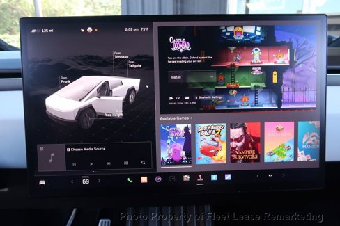 Used 2024 Tesla Cybertruck AWD Crew Cab image 43