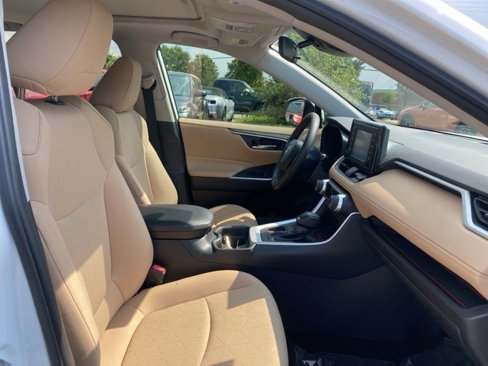Used 2019 Toyota RAV4 XLE image 28
