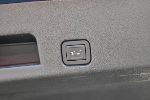 Used 2025 Chevrolet Traverse LT image 45