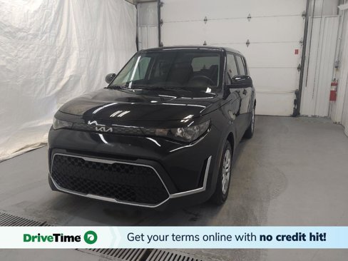 Used 2024 Kia Soul LX image 1