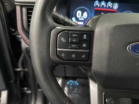 Used 2024 Ford Expedition Limited image 16