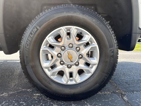 Used 2025 Chevrolet Silverado 3500 LTZ w/ LTZ Plus Package image 11