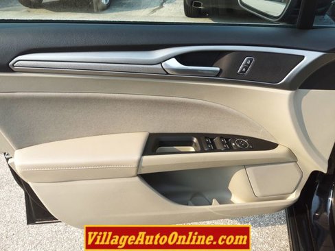 Used 2019 Ford Fusion SE image 22