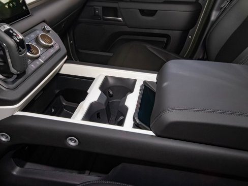 New 2025 Land Rover Defender 110 S image 31