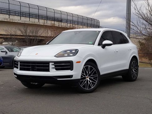 Used 2024 Porsche Cayenne image 1