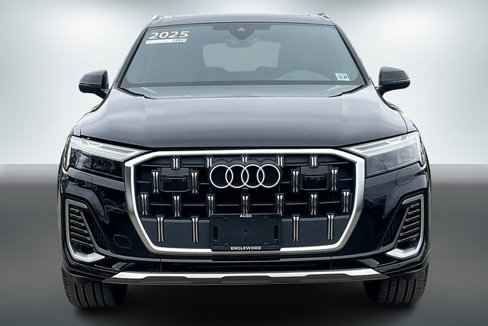 Certified 2025 Audi Q7 3.0T Premium image 3