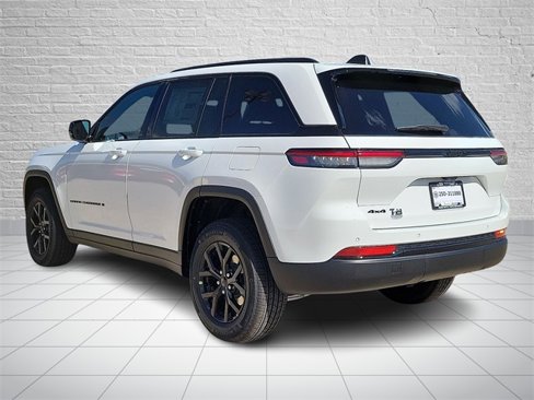 New 2025 Jeep Grand Cherokee Altitude image 3