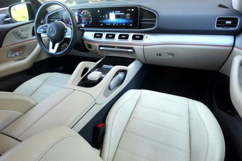 Used 2020 Mercedes-Benz GLE 350 4MATIC w/ AMG Line Exterior image 7