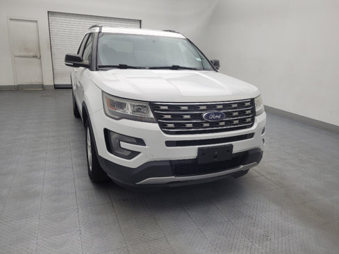 Used 2017 Ford Explorer XLT image 14