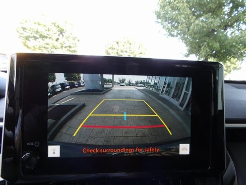 Used 2024 Toyota Corolla Cross XLE image 33
