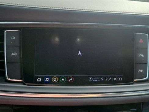Used 2024 Buick Enclave Premium image 7