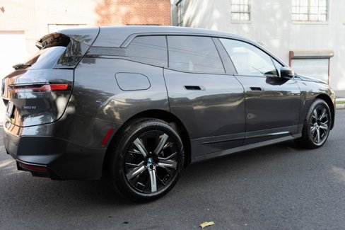 Used 2024 BMW iX xDrive50 image 3