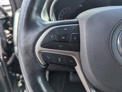 Used 2019 Jeep Grand Cherokee Altitude image 19