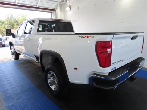 Used 2024 Chevrolet Silverado 3500 LT w/ Convenience Package image 10
