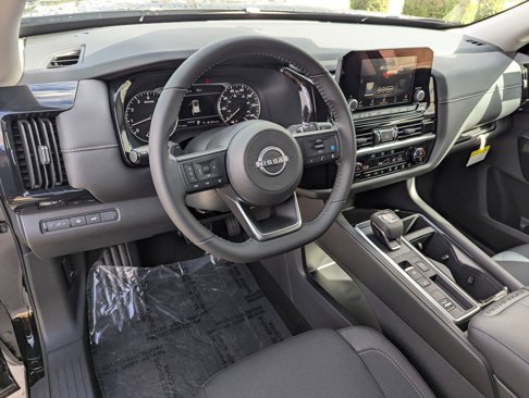 New 2025 Nissan Pathfinder SV image 2