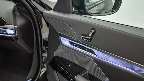 New 2026 BMW 750e xDrive image 21
