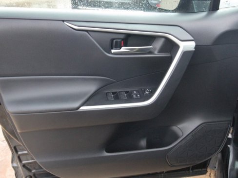 Used 2024 Toyota RAV4 XLE image 12