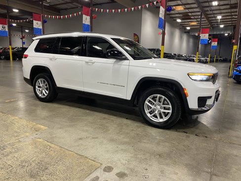 Used 2023 Jeep Grand Cherokee L Laredo image 8