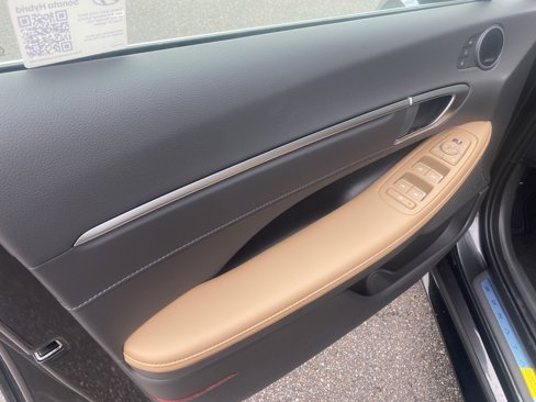 New 2025 Hyundai Sonata Limited image 7