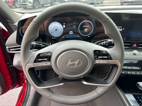 Certified 2025 Hyundai Elantra SEL image 25