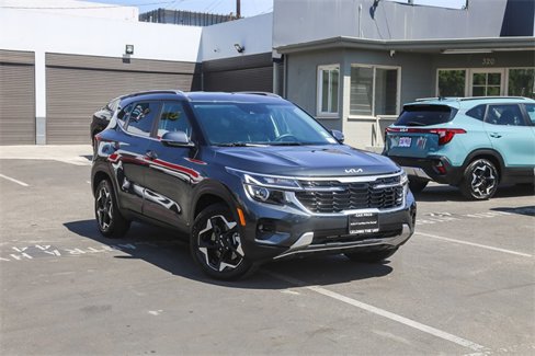 Certified 2024 Kia Seltos EX image 2