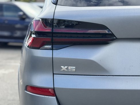 New 2026 BMW X5 M60i image 14