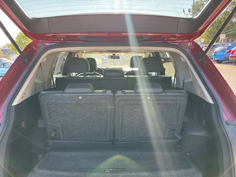 Used 2020 Volkswagen Tiguan SE w/ Panoramic Sunroof Package image 11