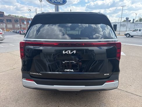 New 2026 Kia Carnival EX image 6