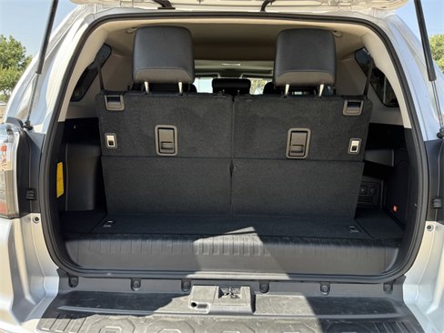 Used 2021 Toyota 4Runner Limited image 9