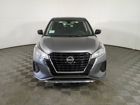 New 2025 Nissan Kicks Play S image 2
