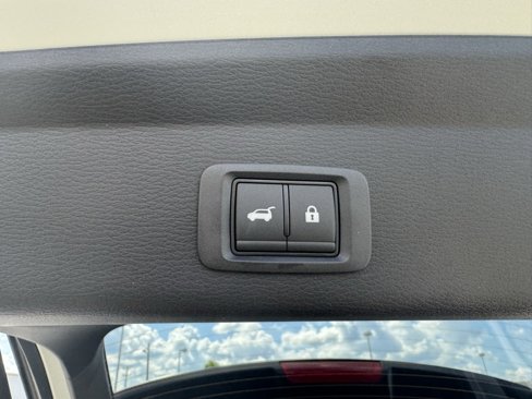 New 2025 Mitsubishi Outlander SE image 34