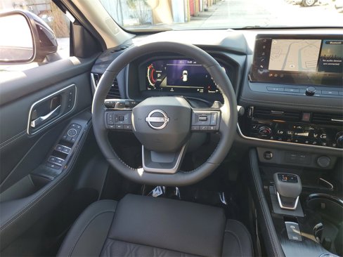 New 2026 Nissan Rogue Platinum image 9