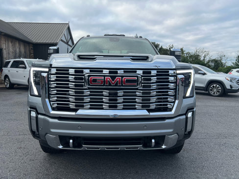 Used 2025 GMC Sierra 3500 Denali w/ Denali Reserve Package image 19