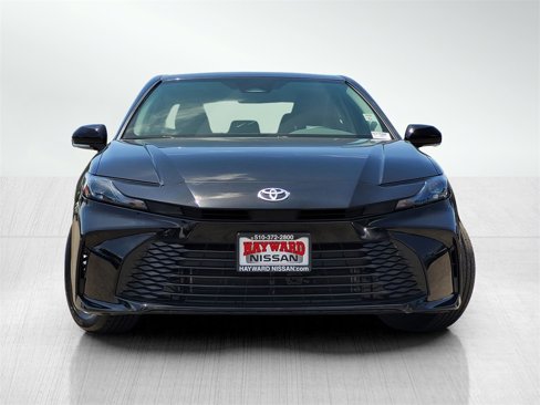 Used 2025 Toyota Camry LE image 2