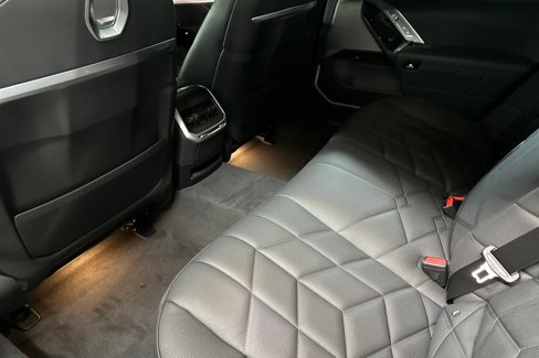 New 2026 BMW 750e xDrive image 21