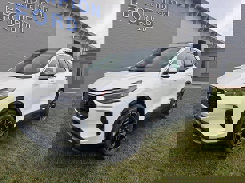 New 2026 Ford Escape Platinum image 2